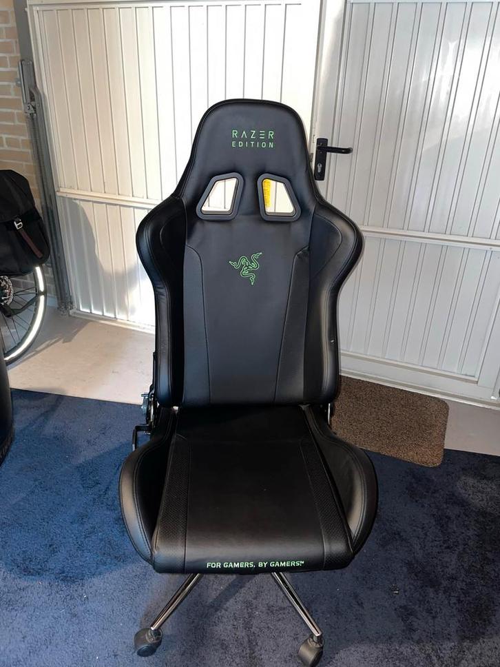 Razer Gaming Stoel (Beschadigd), Huis en Inrichting, Bureaustoelen, Gebruikt, Bureaustoel, Zwart, Gaming bureaustoel, Ophalen