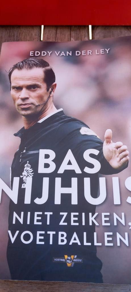 Eddy van der Ley - Bas Nijhuis, Boeken, Sportboeken, Zo goed als nieuw, Balsport, Ophalen