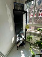 Vitrinekast ikea, Huis en Inrichting, Ophalen, Minder dan 50 cm, Metalen vitrinekast, Zo goed als nieuw