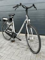 Elektrische fiets in zeer goede staat met nieuwe banden, Fietsen en Brommers, Fietsen | Dames | Damesfietsen, Ophalen of Verzenden