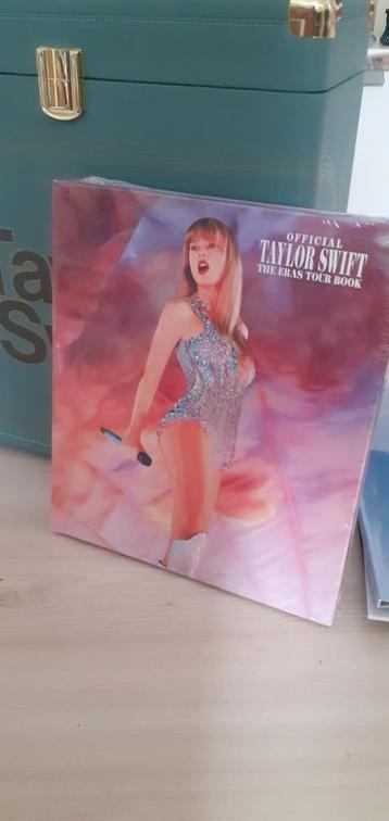 Taylor Swift The Eras Tour Book beschikbaar voor biedingen