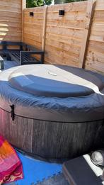 Intex Jacuzzi met Wifi - Zo goed als nieuw!, Tuin en Terras, Bubbelbaden en Hottubs, Ophalen, Gebruikt, Afdekzeil, Opblaasbaar
