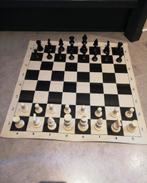 Xl schaakbord met grote stukken op oprolbare mat, Ophalen of Verzenden, Minder dan 500 stukjes, Zo goed als nieuw, Schaken