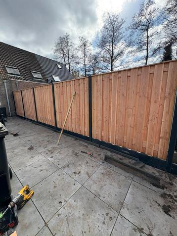 Schutting beschikbaar voor biedingen