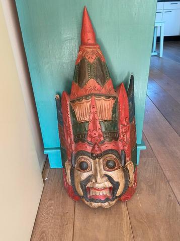 Vintage Indonesisch masker beschikbaar voor biedingen