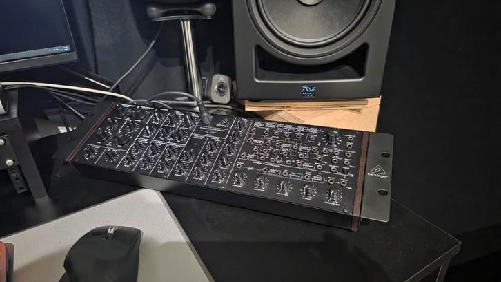 Behringer K-2 mkII ZGAN met rack ears en garantie, Muziek en Instrumenten, Soundmodules, Zo goed als nieuw, Ophalen of Verzenden