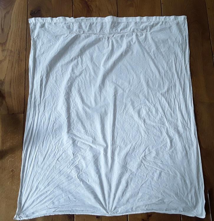 Oud brocant babylakentje / wieglaken met borduursel, Antiek en Kunst, Curiosa en Brocante, Ophalen of Verzenden