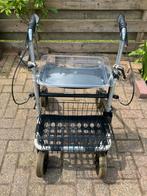 rollator met mandje,hij is inklapbaar., Diversen, Rollators, Ophalen, Opvouwbaar, Zo goed als nieuw