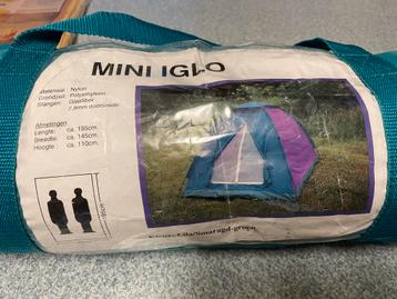 Iglo tentje 2 personen en ligmat beschikbaar voor biedingen