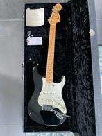 Fender Stratocaster Signature the Edge U2, Muziek en Instrumenten, Ophalen, Zo goed als nieuw, Solid body, Fender