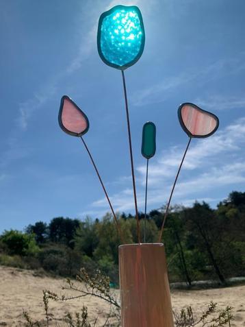 Glas in lood bloemen.  beschikbaar voor biedingen
