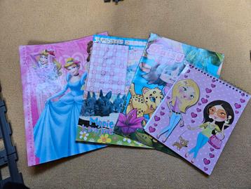 disney map, 2 tijdschriften en 1 schrijfblok beschikbaar voor biedingen