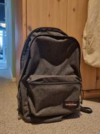 Grijze eastpak rugzak met laptopvak, Ophalen of Verzenden, Zo goed als nieuw, 25 tot 40 cm, Eastpak