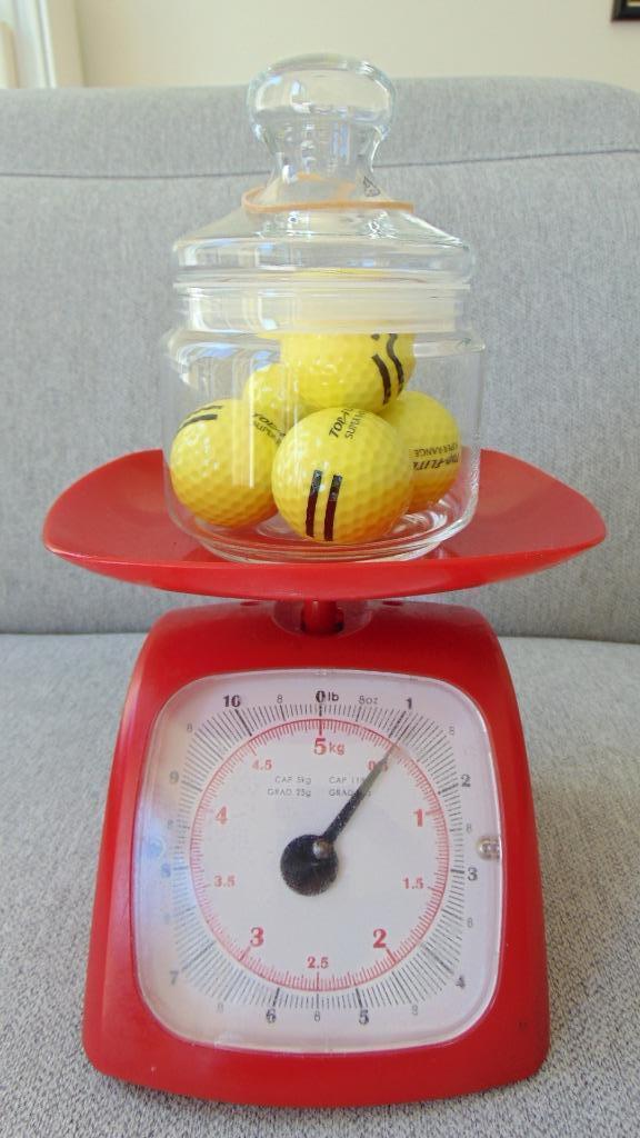 Retro keuken weegschaaltje - 70s, Witgoed en Apparatuur, Weegschalen, Zo goed als nieuw, Analoog, Keukenweegschaal, 1 tot 500 gram