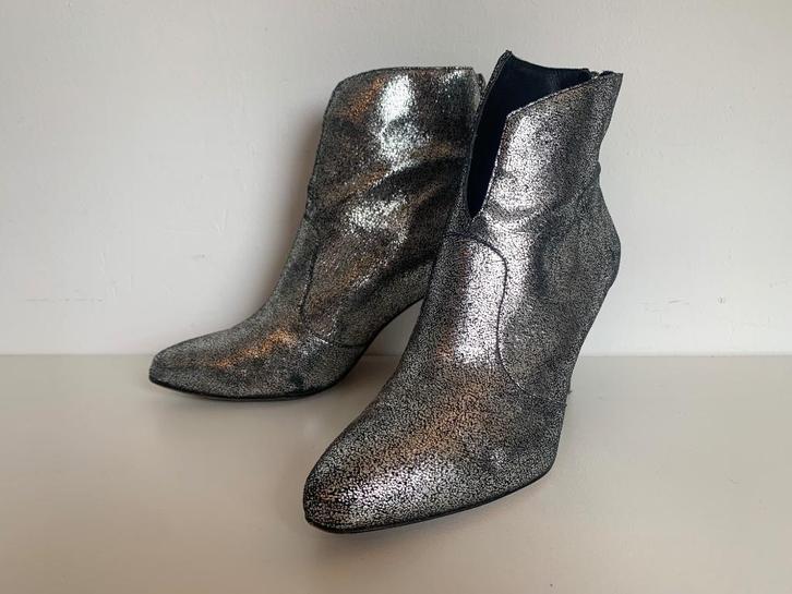 Lola Cruz leer leren enkel laars zwart zilver 38, Kleding | Dames, Schoenen, Zo goed als nieuw, Lage of Enkellaarzen, Zwart, Ophalen of Verzenden