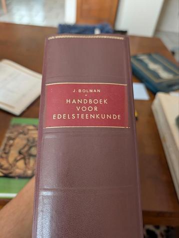 Handboek voor Edelsteenkunde beschikbaar voor biedingen