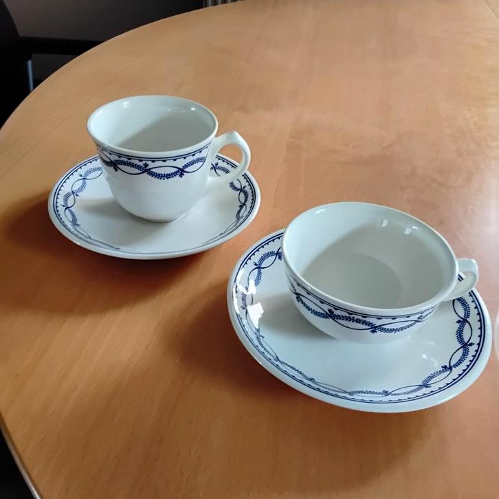 Royal Boch kop en schotel Anneaux, Antiek en Kunst, Antiek | Servies los, Ophalen of Verzenden