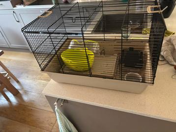Hamsterkooi beschikbaar voor biedingen