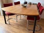 Uitschuifbare trapezium tafel; 4 designstoelen aparte koop, Huis en Inrichting, Tafels | Eettafels, Ophalen, Gebruikt, 100 tot 150 cm