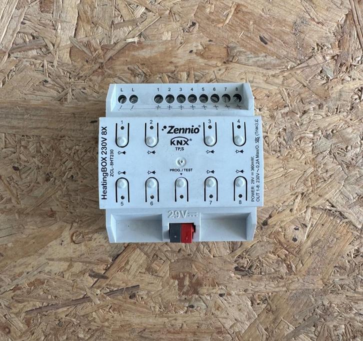KNX Zennio HeatingBOX 230v 8x* 4 stuks beschikbaar, Hobby en Vrije tijd, Elektronica-componenten, Zo goed als nieuw, Ophalen
