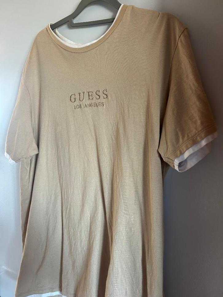 Guess T shirt heren maat XL in nieuwstaat BRUIN WIT, Kleding | Heren, T-shirts, Zo goed als nieuw, Overige maten, Beige, Ophalen of Verzenden