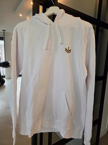 By*Jet hoodie wit M/L beschikbaar voor biedingen