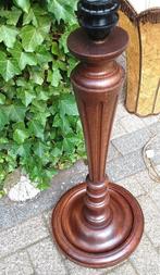 CHIQUE OUDE  KLASSIEKE VLOERLAMP met originele lederen kap, Huis en Inrichting, Lampen | Vloerlampen, Ophalen, Gebruikt, Hout