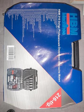 Super nette, weinig gebruikt, 216 delige doppendoos  beschikbaar voor biedingen