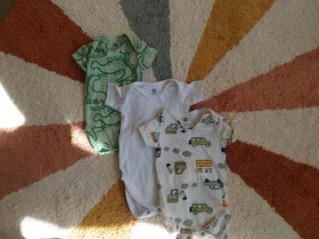 3 rompers korte mouw maat 50-56 beschikbaar voor biedingen