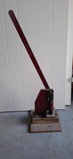 Handpers / Ponsmachine, Ophalen