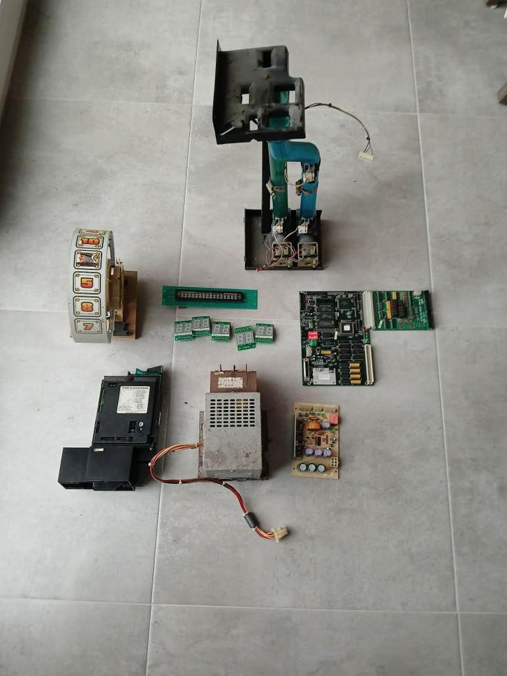lot pluto 1 onderdelen, Verzamelen, Automaten | Gokkasten en Fruitautomaten, Gebruikt, Euro, Ophalen of Verzenden