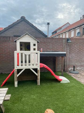 Speelhuisje smoby met afdak beschikbaar voor biedingen