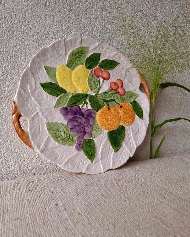 Barbotine serveerschaal fruitdecor, Huis en Inrichting, Keuken | Servies, Zo goed als nieuw, Schaal of Schalen, Overige stijlen