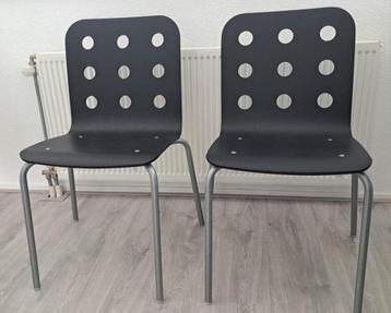 2 stoelen  beschikbaar voor biedingen