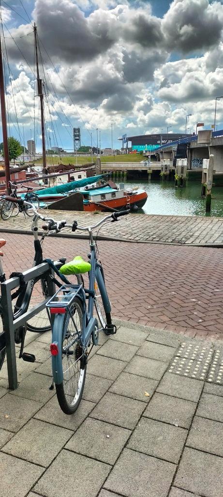 Almost New Decathlon Elops 120LF City Bike + Extras – €180 (, Fietsen en Brommers, Fietsen | Eenwielers, Zo goed als nieuw, Ophalen