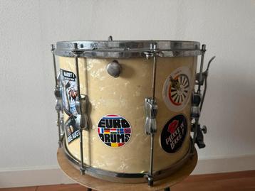 Trommel met Stickers - mooi voor carnaval of te raggen beschikbaar voor biedingen