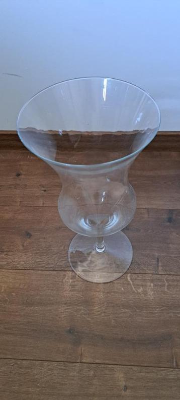 Vaas ca 40cm hoog beschikbaar voor biedingen