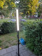 1x bresser 2250 dimbare dachlicht lamp met statief, Audio, Tv en Foto, Fotografie | Fotostudio en Toebehoren, Ophalen of Verzenden