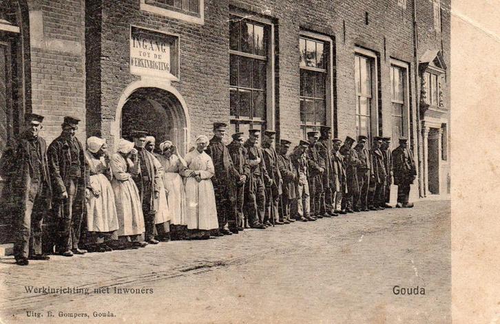 Gouda - Werkinrichting met inwonders - Gompers  - ca 1900, Verzamelen, Ansichtkaarten | Nederland, Gelopen, Zuid-Holland, Voor 1920