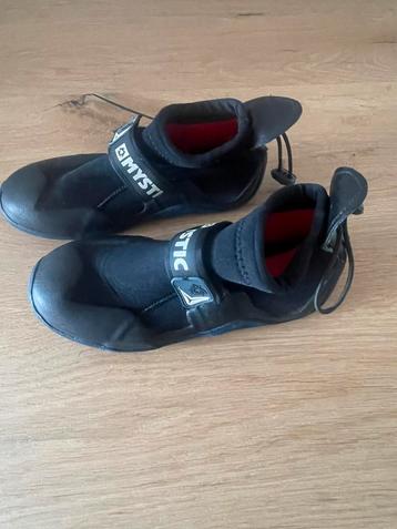 Surfschoenen mystic zgan maat 35/36 beschikbaar voor biedingen