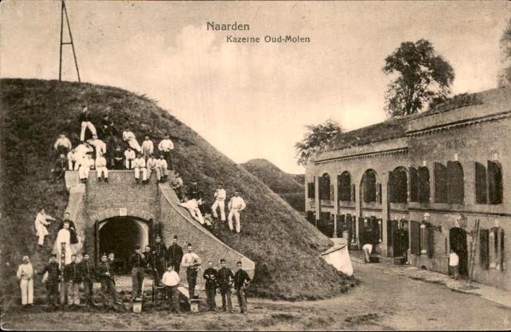 Naarden - Kazerne Oud-Molen, Verzamelen, Ansichtkaarten | Nederland, Gelopen, Noord-Holland, Voor 1920, Ophalen of Verzenden