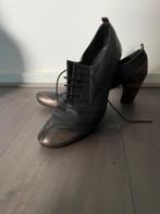Damesschoenen, Pumps, Ophalen of Verzenden, Zo goed als nieuw, Grijs