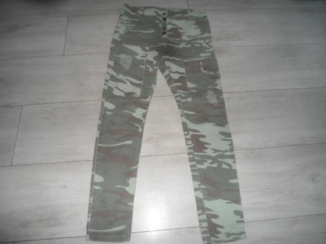 Isla Ibiza; Slim fit camouflage broek; maat M, Kleding | Dames, Broeken en Pantalons, Zo goed als nieuw, Maat 38/40 (M), Groen