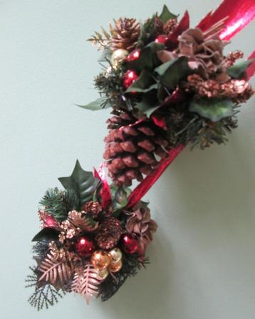 Kerst Hangers 2 Dennenappels Bordeaux Goud Kunst Groen beschikbaar voor biedingen