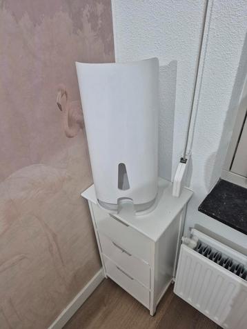 Luier dispenser hout beschikbaar voor biedingen