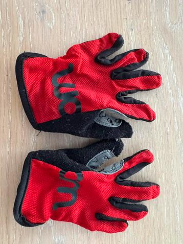 WOOM kinderhandschoenen beschikbaar voor biedingen