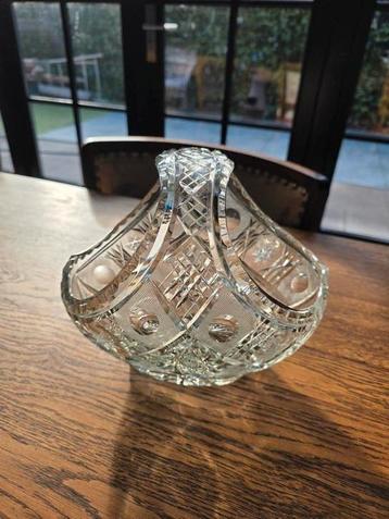 Boheems kristal. beschikbaar voor biedingen