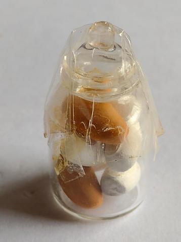 glazen eierpot /miniatuur beschikbaar voor biedingen