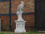 Adelaar Op Sokkel - 165 cm - Steen, Tuin en Terras, Tuinbeelden, Ophalen of Verzenden, Steen, Dierenbeeld