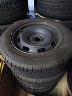 Winterbanden Peugeot 208, Auto-onderdelen, Banden en Velgen, Ophalen, Gebruikt, 15 inch, Band(en)